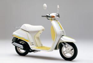 Honda Tact Courreges